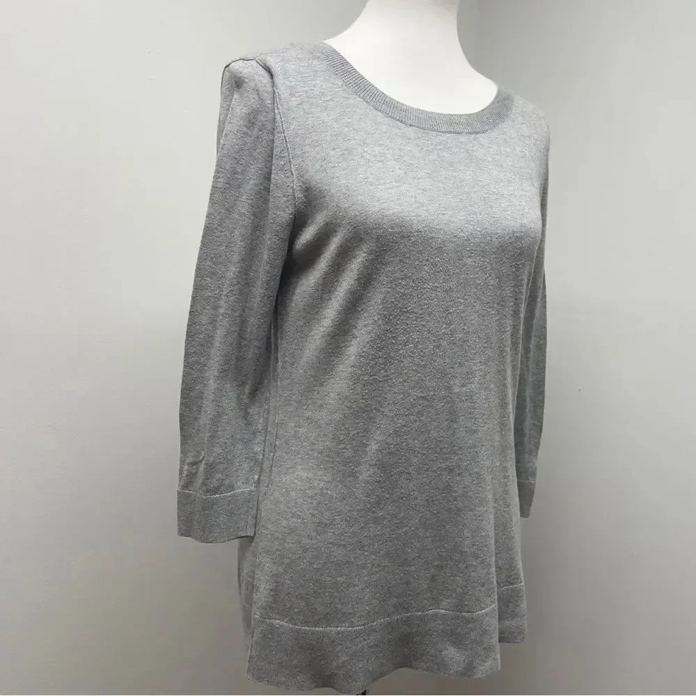 Halogen gray women’s pullover crewneck sweater 3/4 sleeves. Size large grey